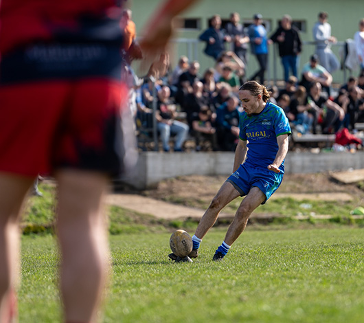 pri rugbyju se zogo tudi brca